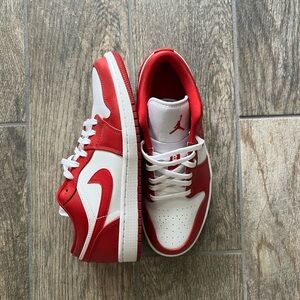 Jordan 1 Low Red and White